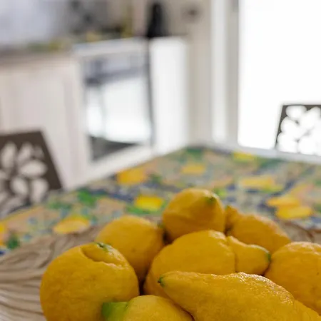 Umberto 303 Pensión Catania