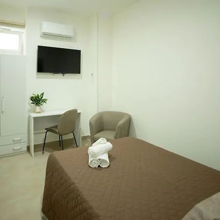 Umberto 303 Pensión Catania